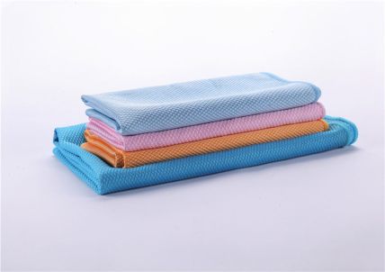 Why Micro Glass Cloth Is Ideal for Streak-Free Cleaning