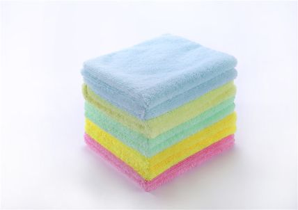 Microfiber Cleaning Cloth Manufacturer Guide: Production, Materials, and Standards