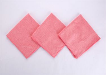 How to Choose the Right Microfiber Towel for Professional Cleaning Applications